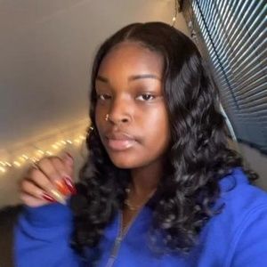 Meet your Posher, Shania